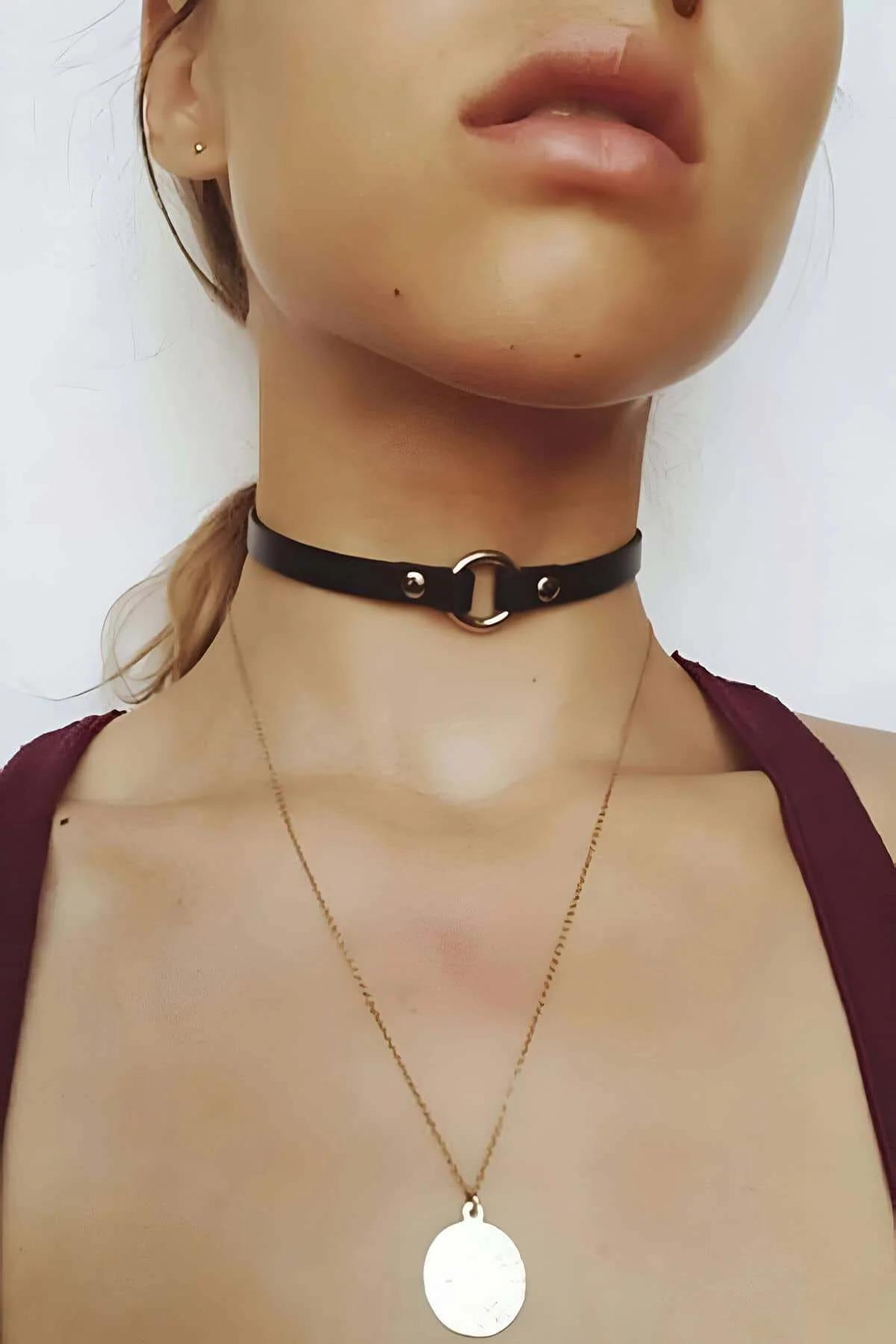 O-Ring Choker Necklace in Faux Leather