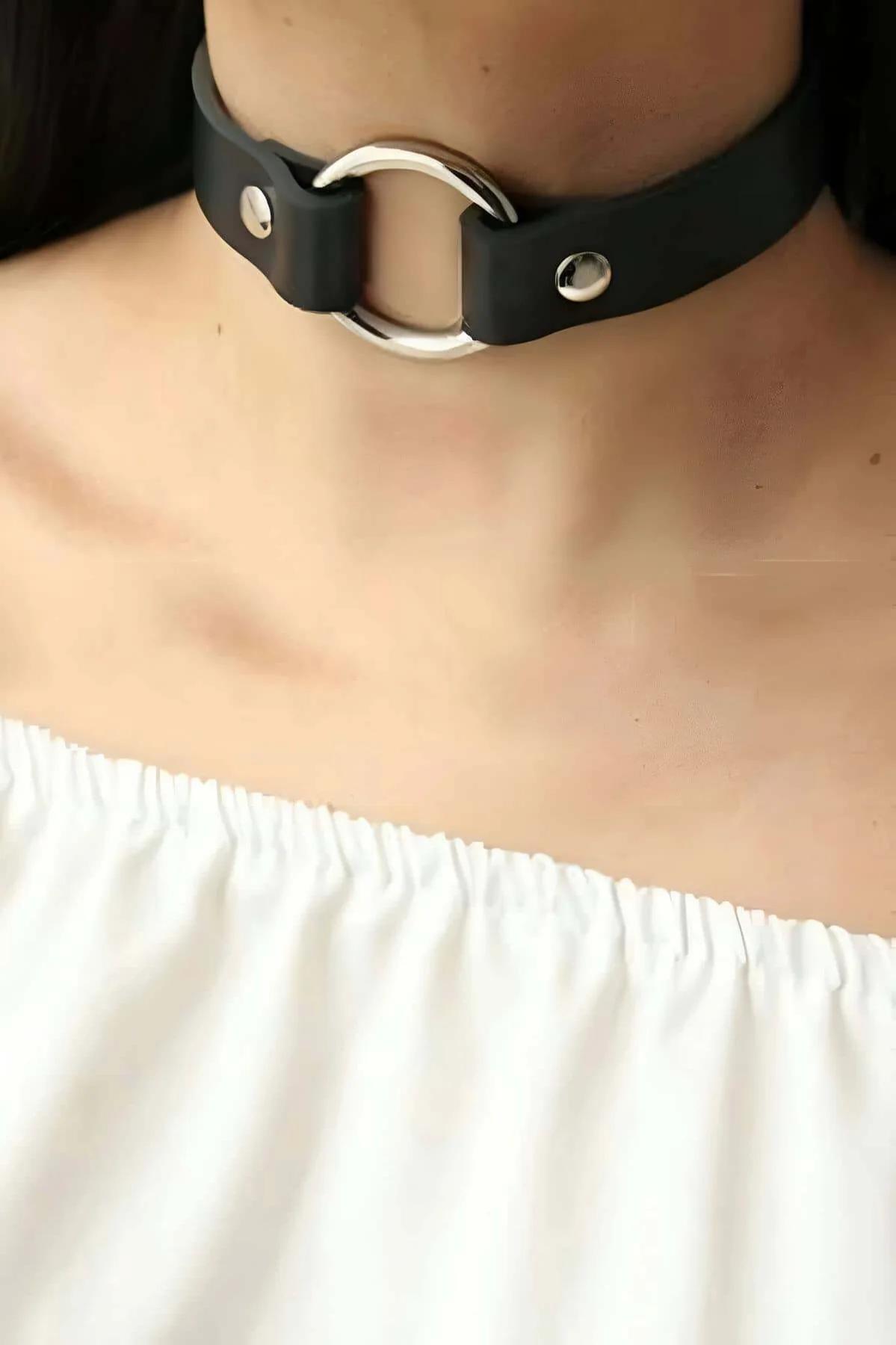 O-Ring Choker Necklace in Faux Leather