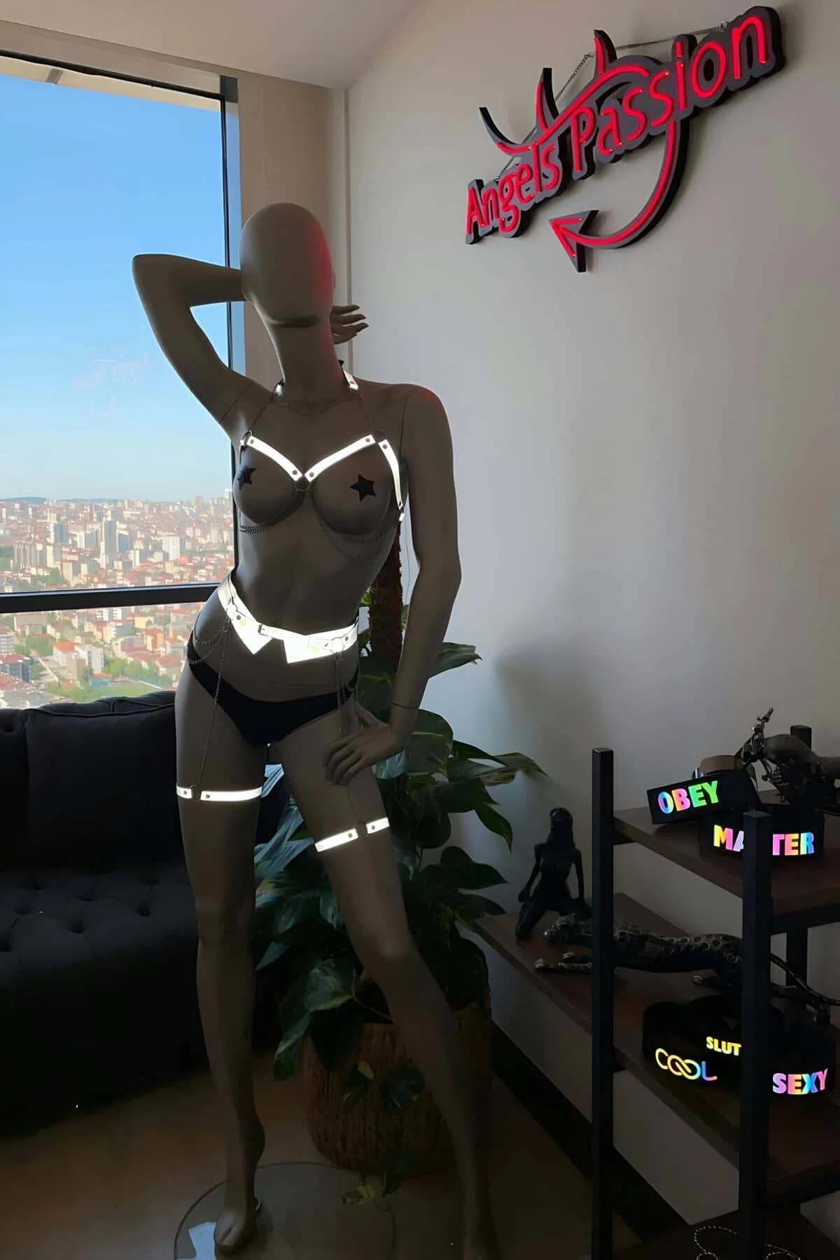 Reflective Full Body Harness with Chain Accents