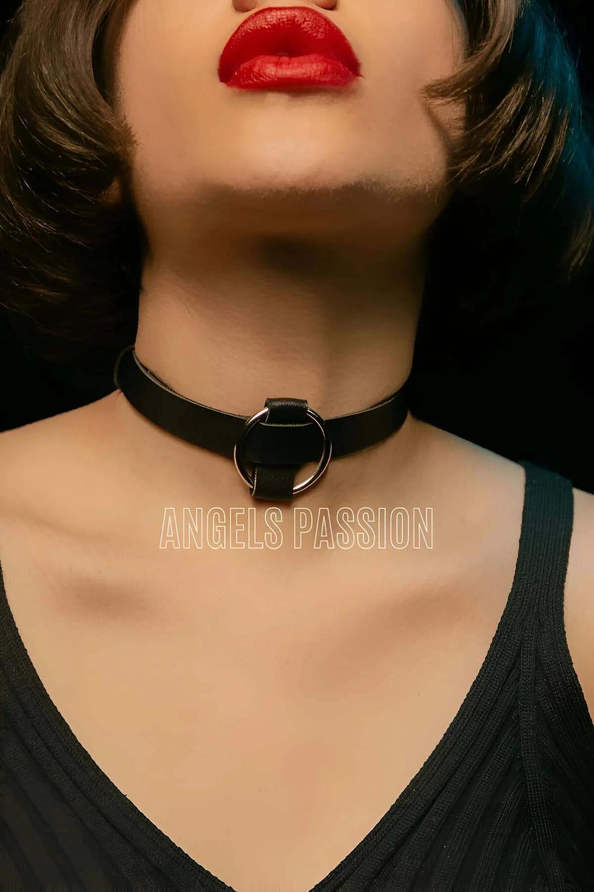 O-Ring Choker Necklace in Black Faux Leather