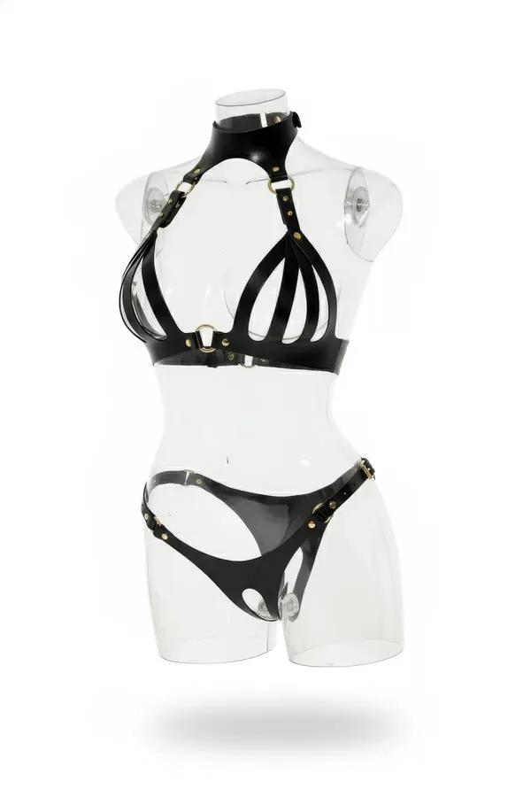 Siyah suni deri harness takım boyunluklu çok bantlı bralet ve bikini alt altın toka perçin detaylı 3 parça set