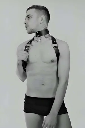 Sexy Leather Men's Harness with Leash - APFTM35