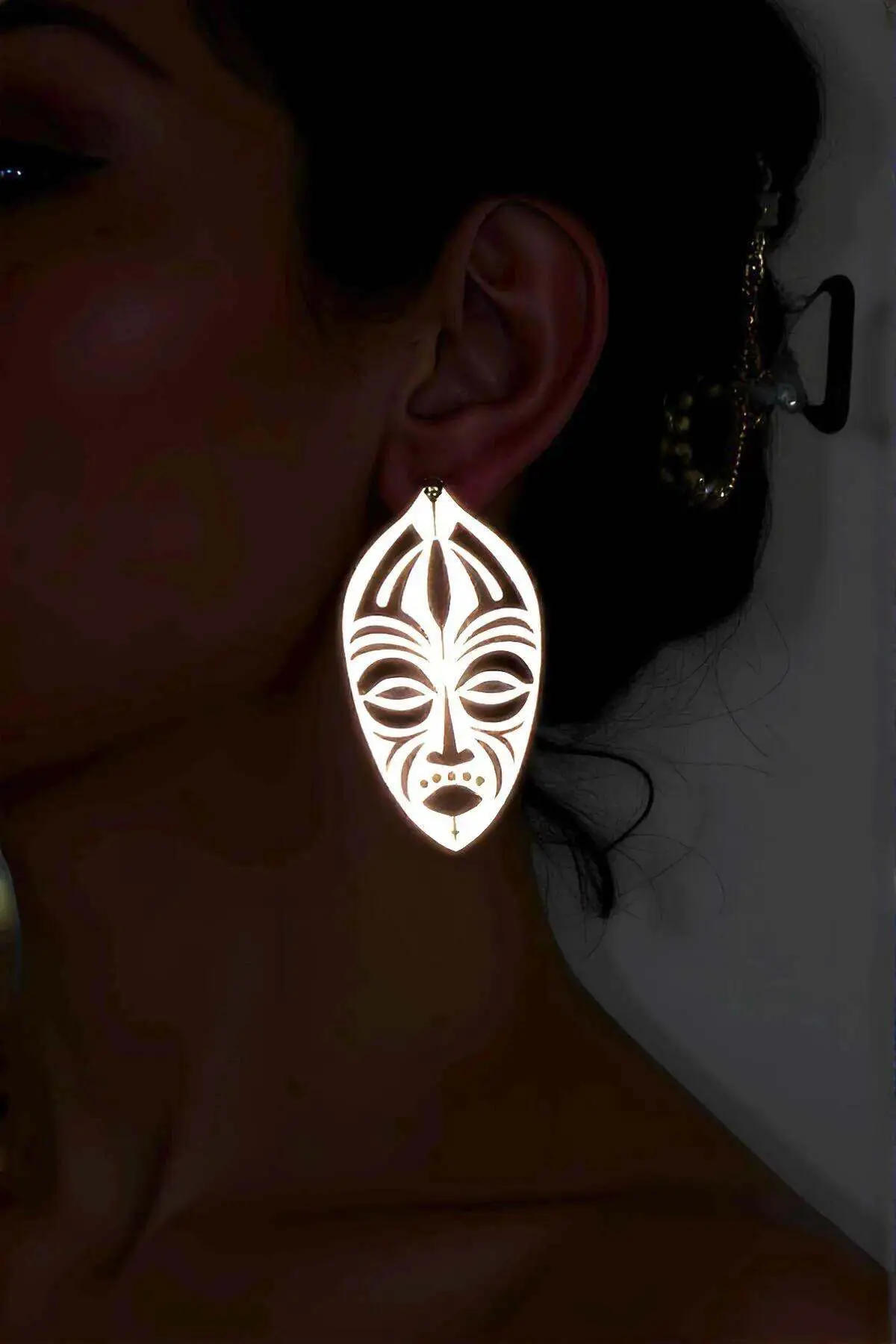 White Reflective Ethnic Face Earrings, Stylish Laser Cut Earrings - APBJ022
